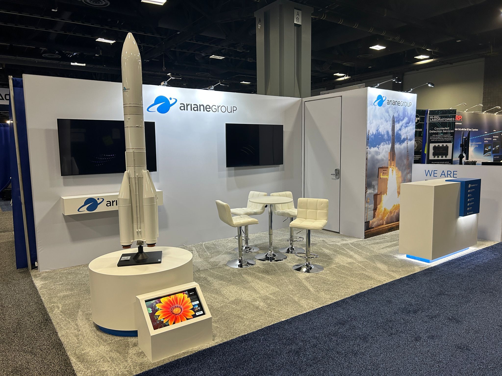 engaging-trade-show-display
